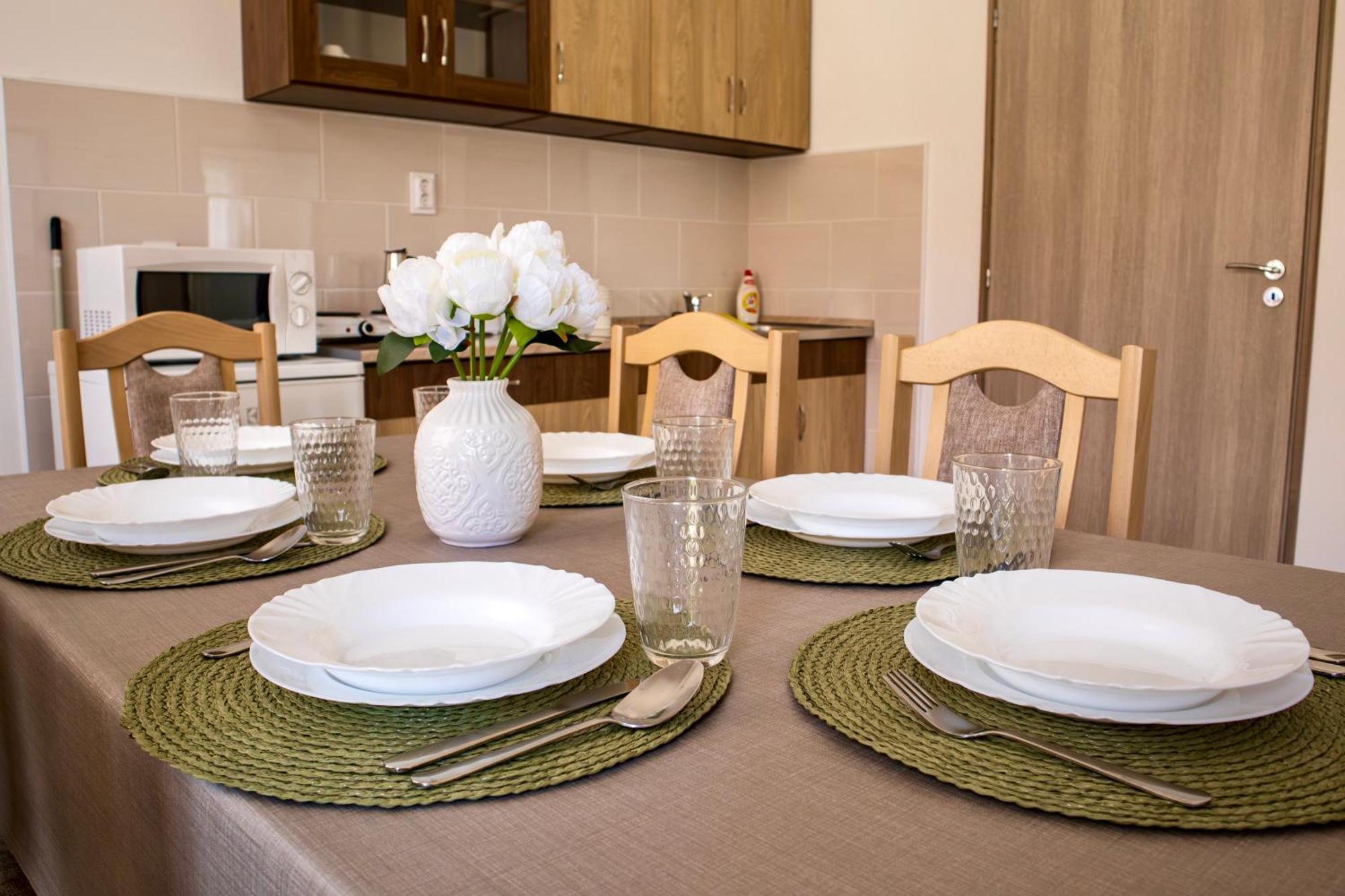 Izisz Apartman Matraterenye Exteriör bild