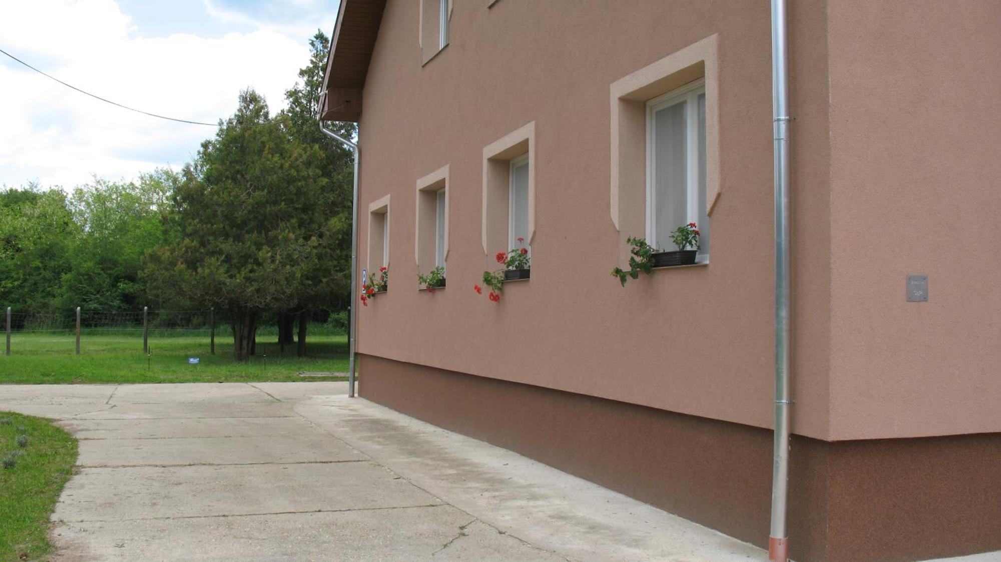 Izisz Apartman Matraterenye Exteriör bild