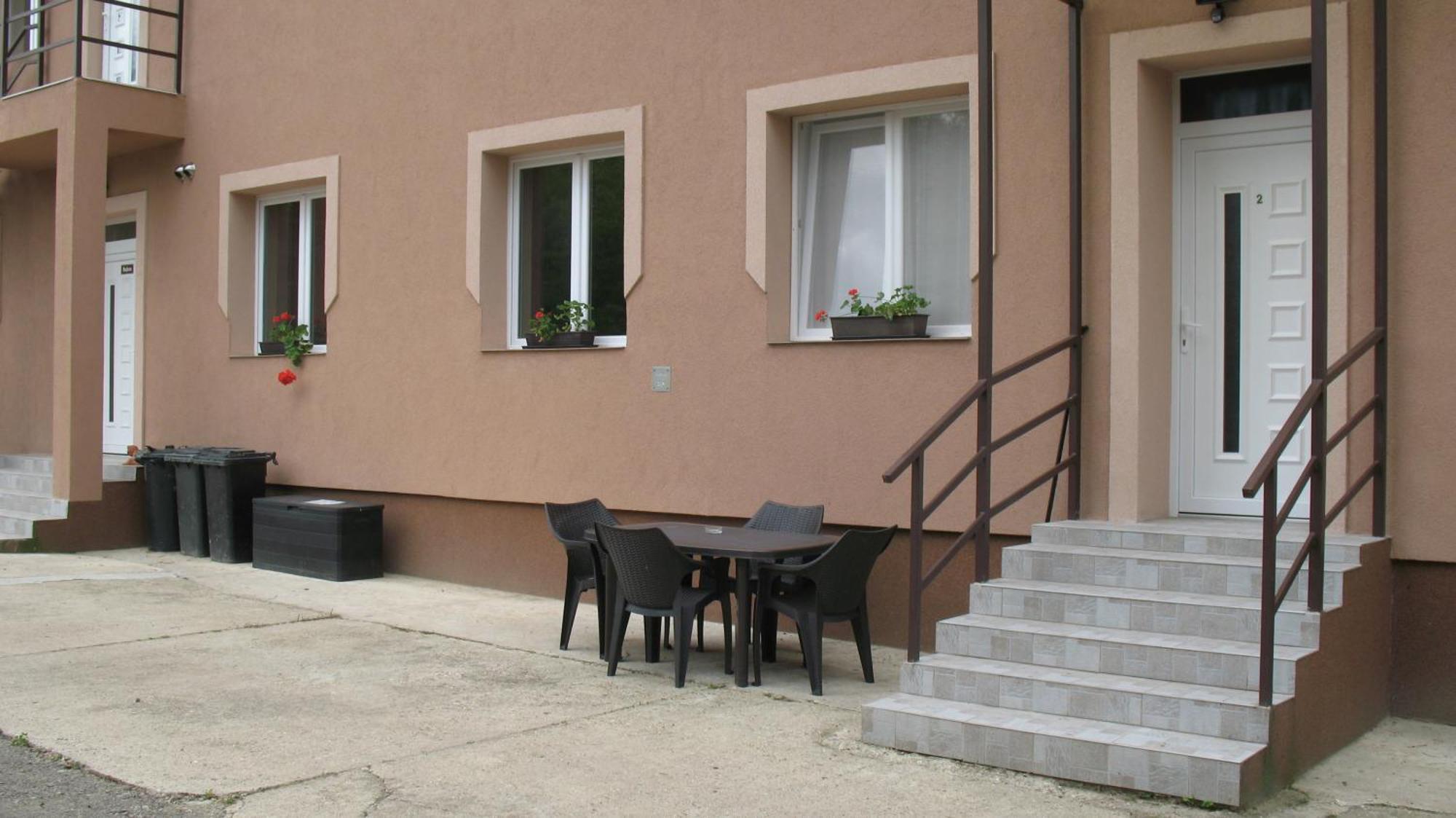 Izisz Apartman Matraterenye Exteriör bild
